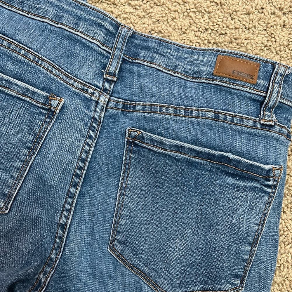 RSQ!!?? OFC!! Blue rsq jeans!! Size 0!! Negotiable prices!!!